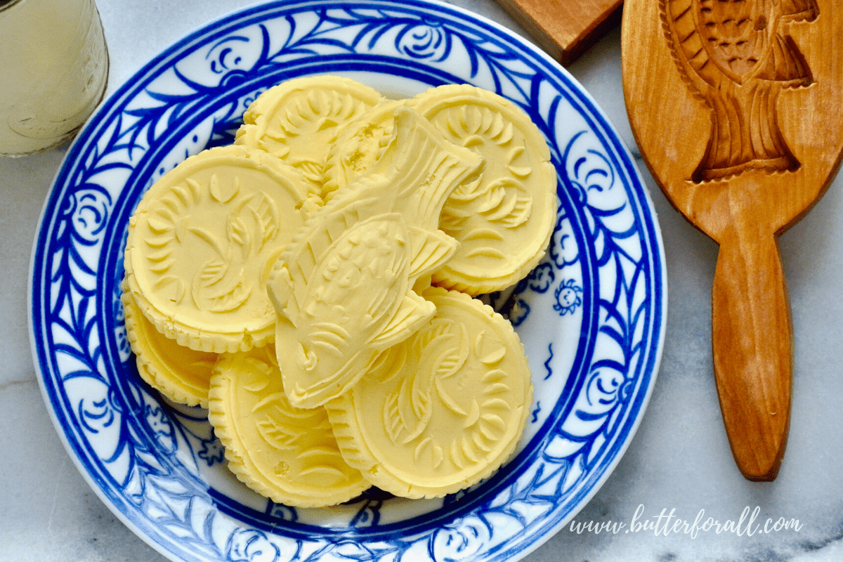 How to Make Raw or Pasteurized Butter!  The Organic Kitchen Blog and  Tutorials