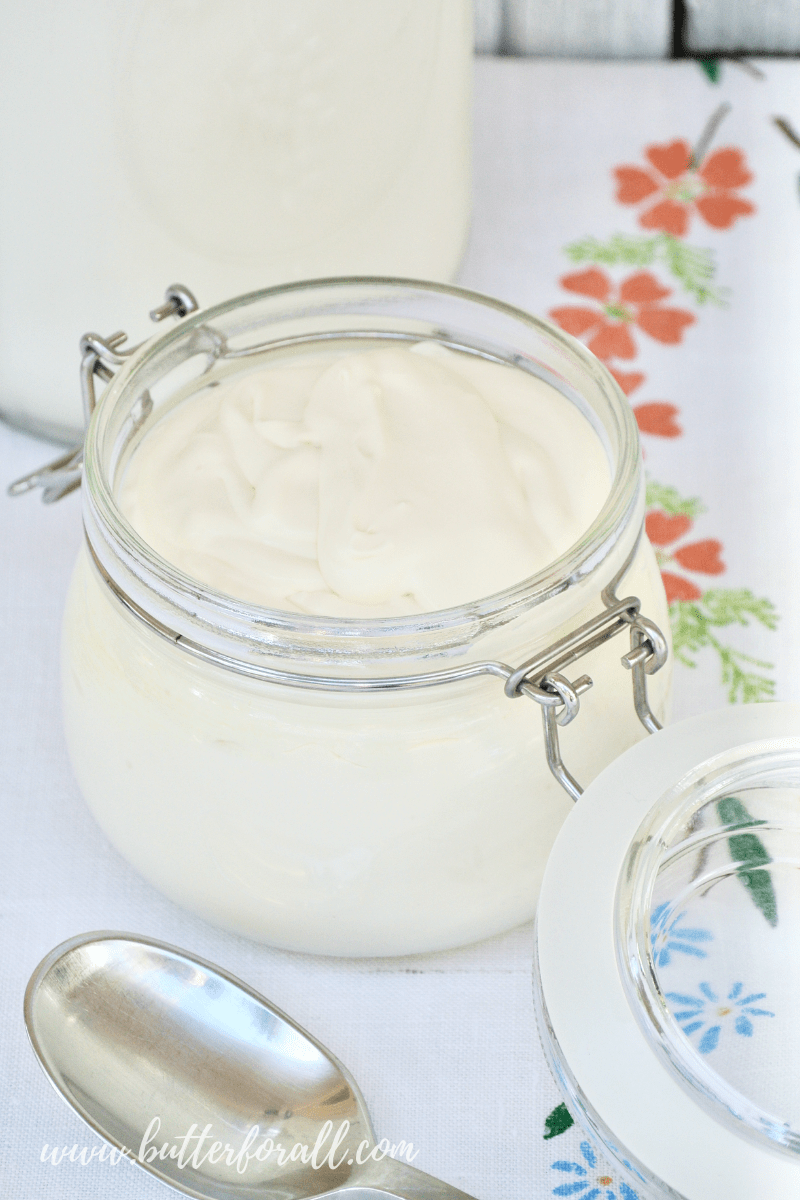 Raw Sour Cream Made With Fresh Cultured Raw Cream • Butter For All 9923